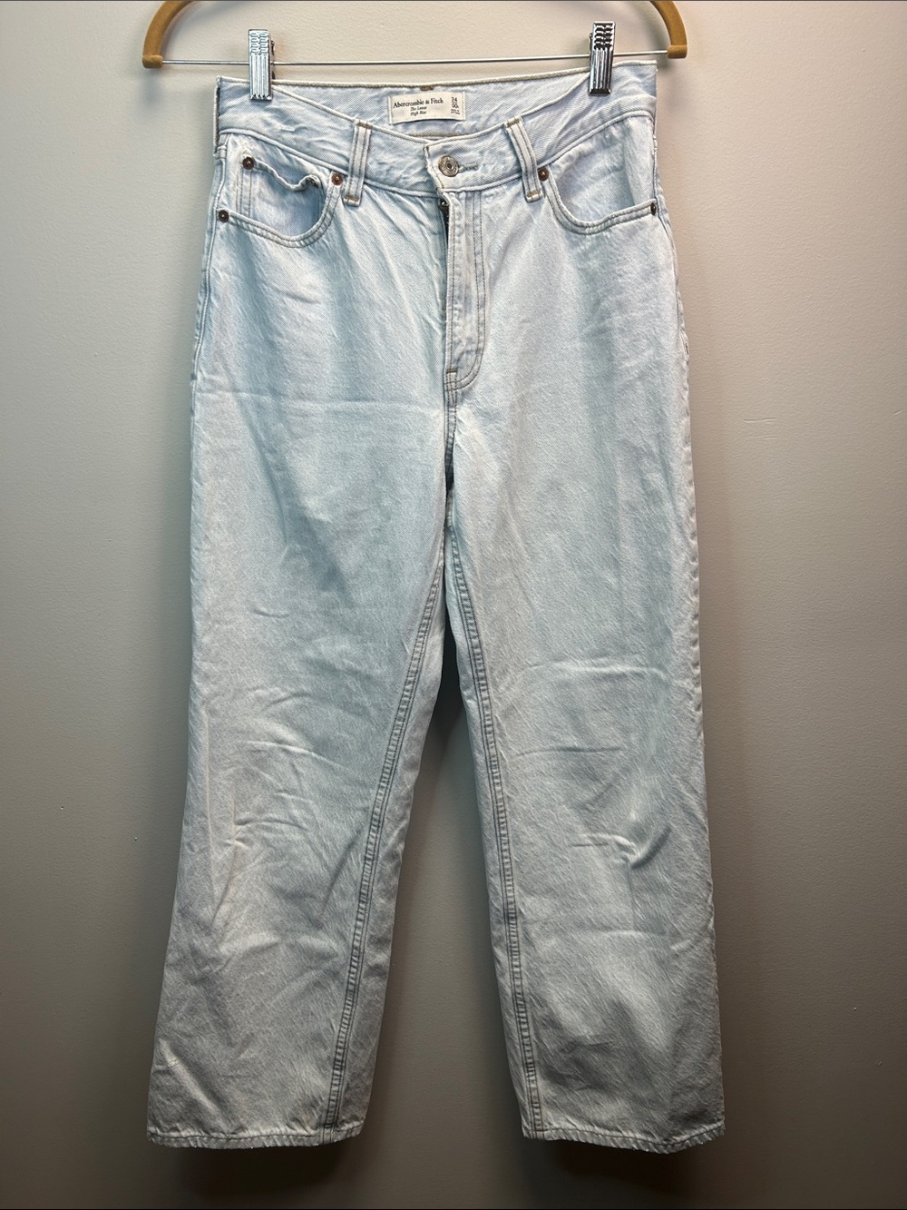Abercrombie & Fitch Light Blue High-Rise Loose Jeans